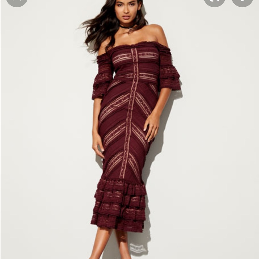 COPY - Cinq a Sept burgundy red body con dress off shoulder Sz 4 stretch